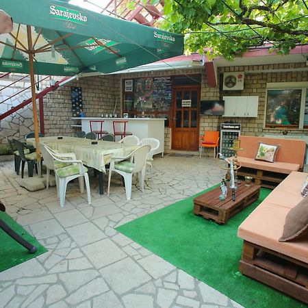 Guesthouse Adi โมสตาร์ ภายนอก รูปภาพ