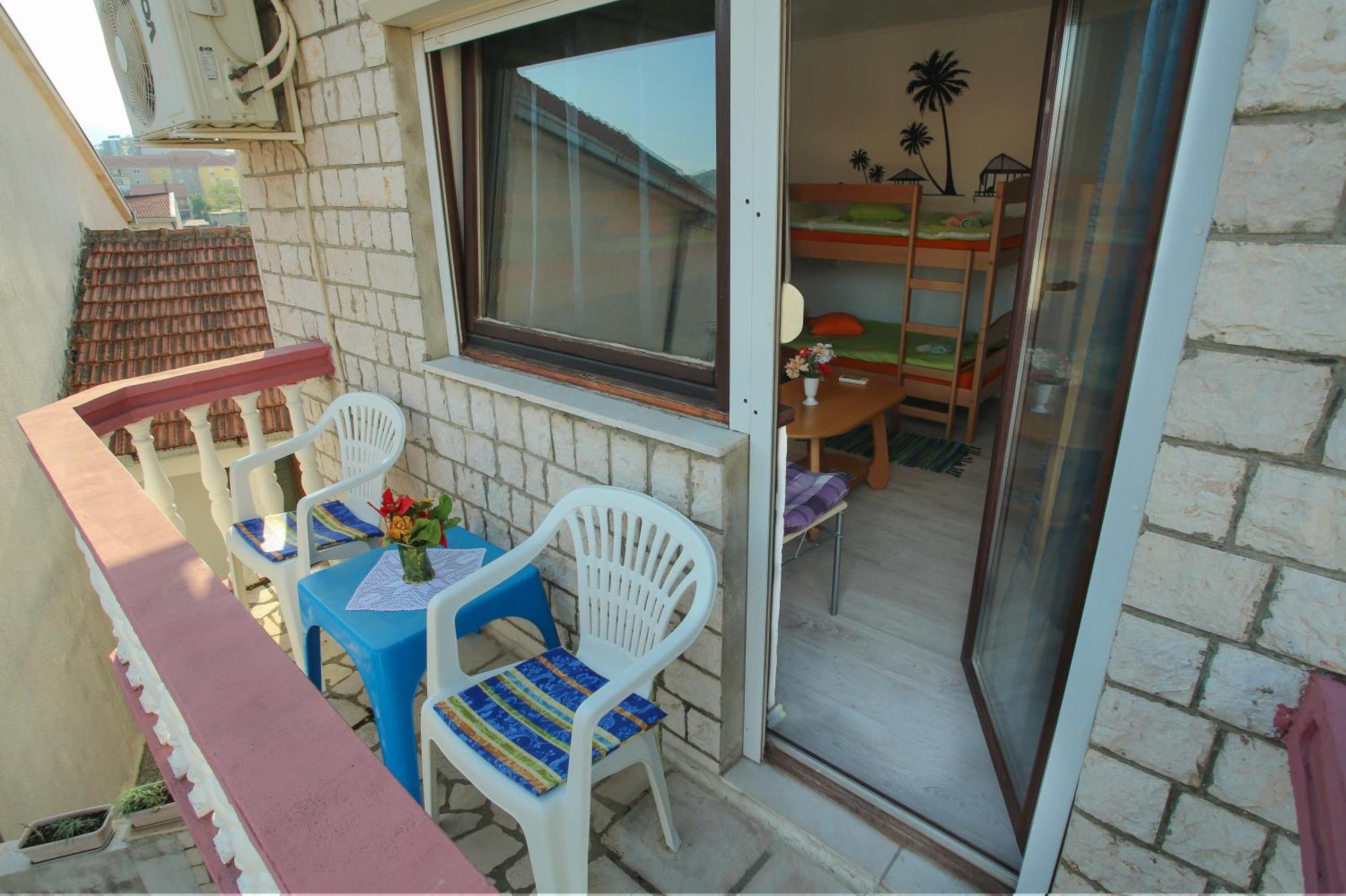 Guesthouse Adi โมสตาร์ ภายนอก รูปภาพ