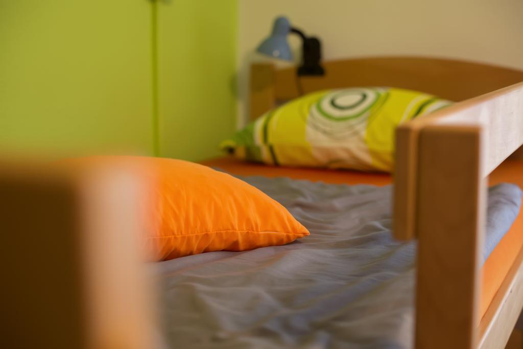 Guesthouse Adi โมสตาร์ ภายนอก รูปภาพ