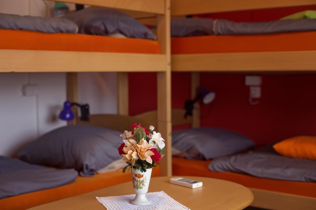 Guesthouse Adi โมสตาร์ ภายนอก รูปภาพ